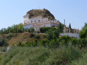 Casa nella roccia, Guadix, Andalusia, Spagna. Author and Copyright Liliana Ramerini